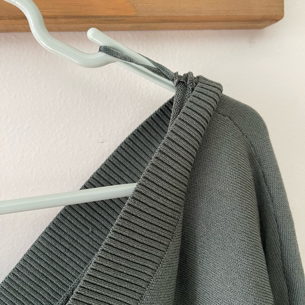 Express Small Sweater - Picture 3 of 7